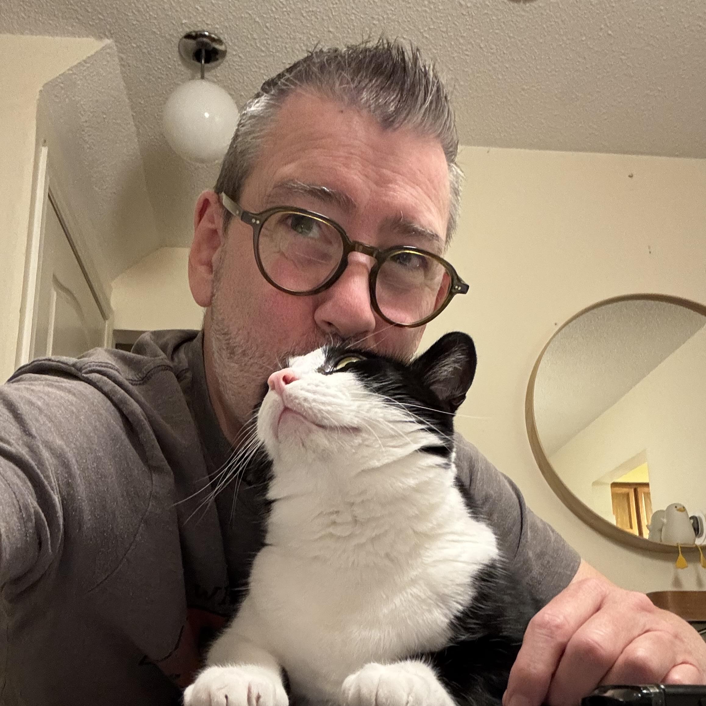 Reliable Pet Sitter in Mississauga Loving Care for Your Pets at $30 per Hour Experienced & Trustworthy