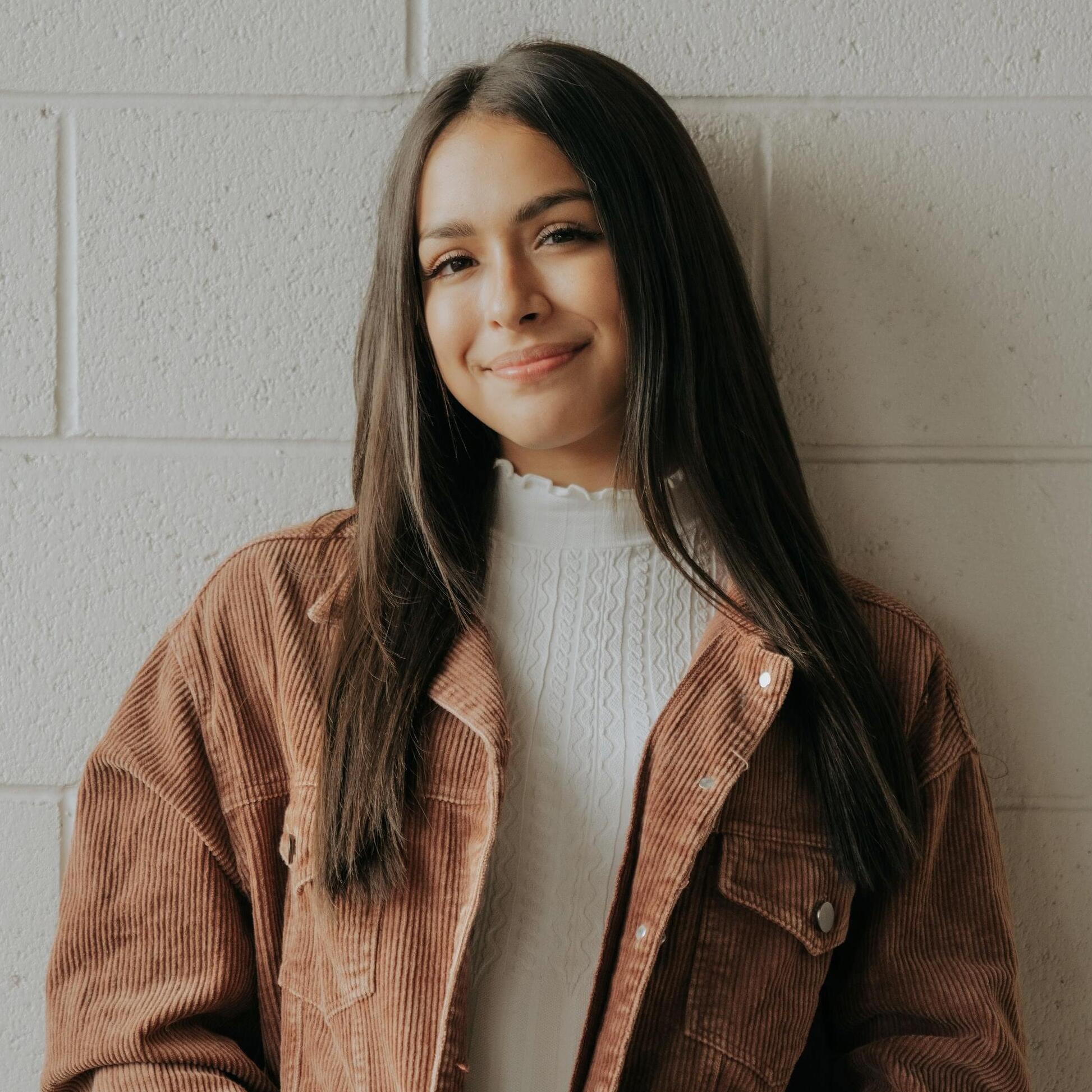 I’m Alia Ibarra. I’m a college student and am offering to be your professional petsitter in Newman, California.
