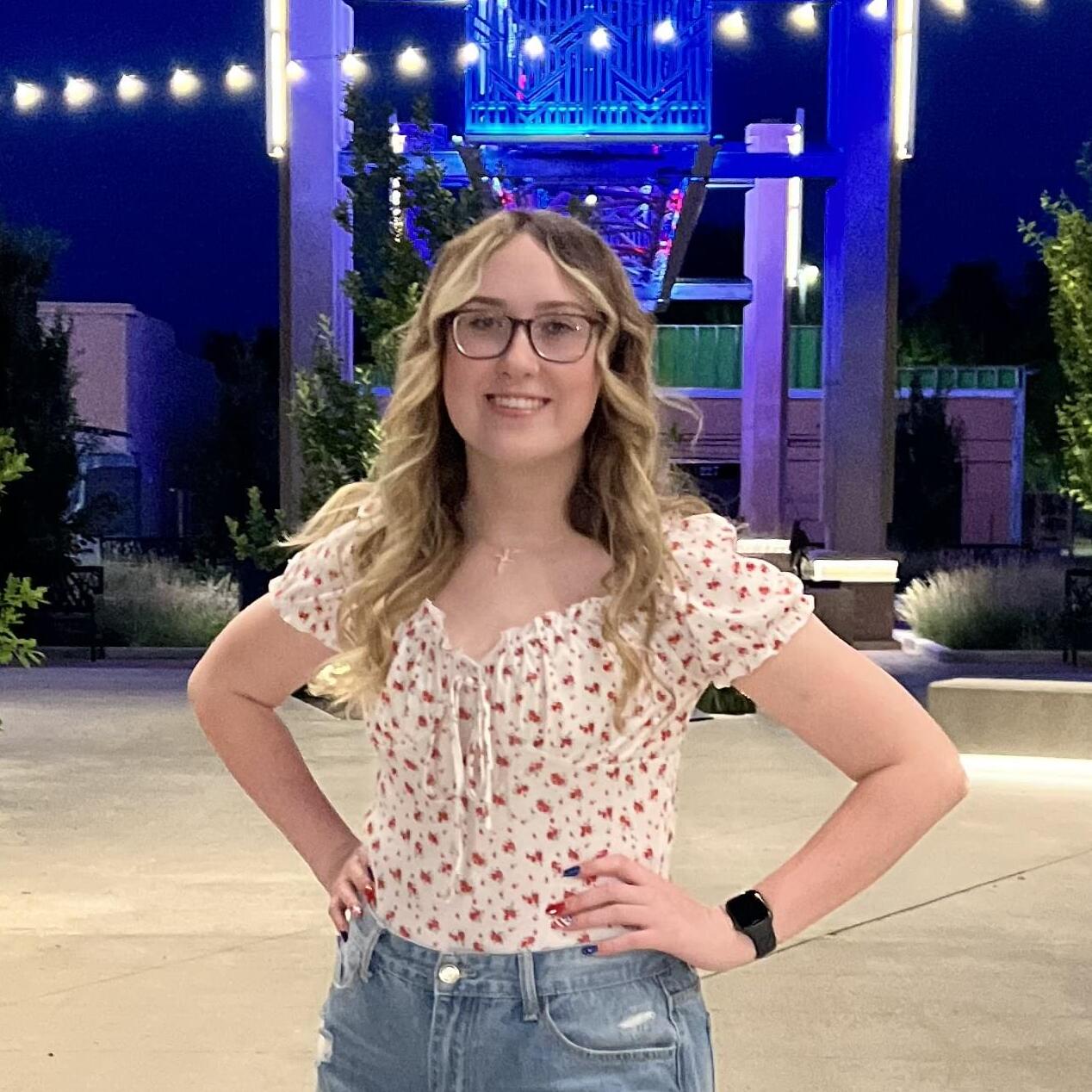 Hays, KS Sitter Available - $12.0/Hourly - Reliable and Caring!