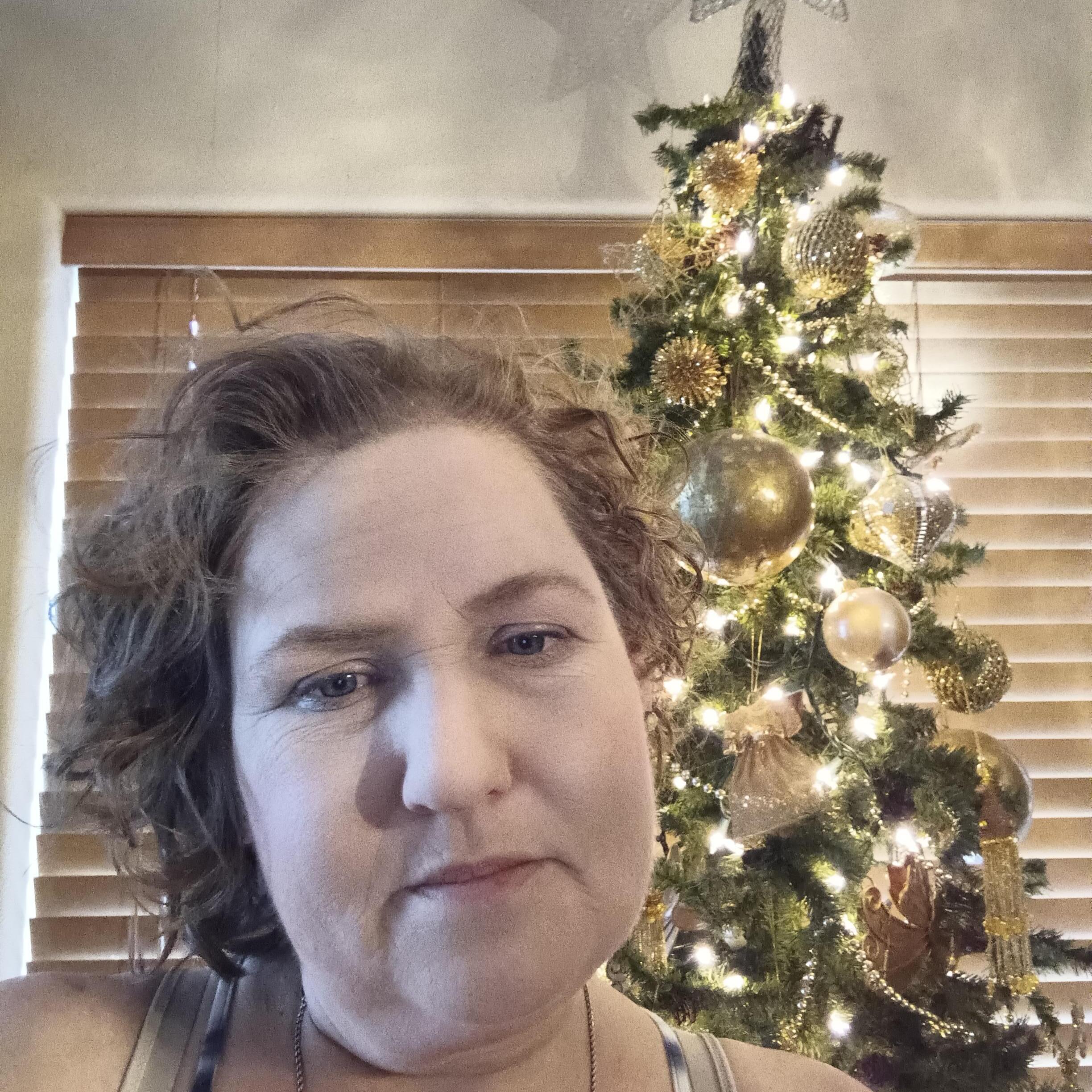 Available: House/pet Sitting Professional with my many years experience in La Pine.
