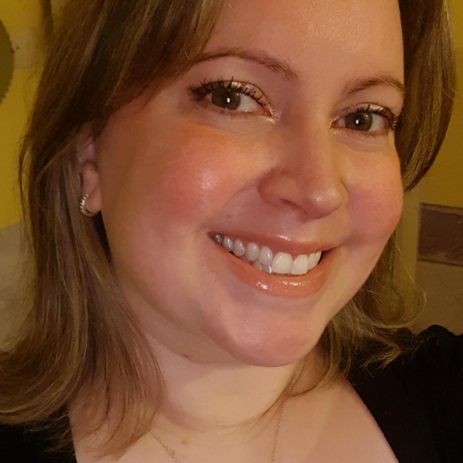 Experienced and Caring Pet Sitter in Keymer, West sussex. Willing to travel sensible distances. 27 years experience.
