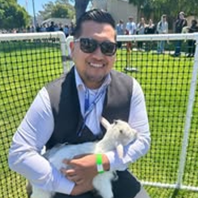 Reliable Pet Sitter in Monterey, CA – Quality Care for Your Furry Friends at $20.00 per Hour!