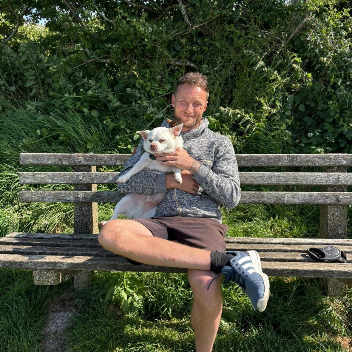 Reliable Pet Sitter in Porthcawl, Wales - Loving Care for Your Furry Friends at £30 Daily!