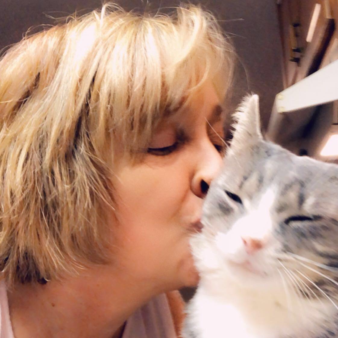 Experienced and Reliable Pet Sitter in Fort Wayne, IN - $20 Daily