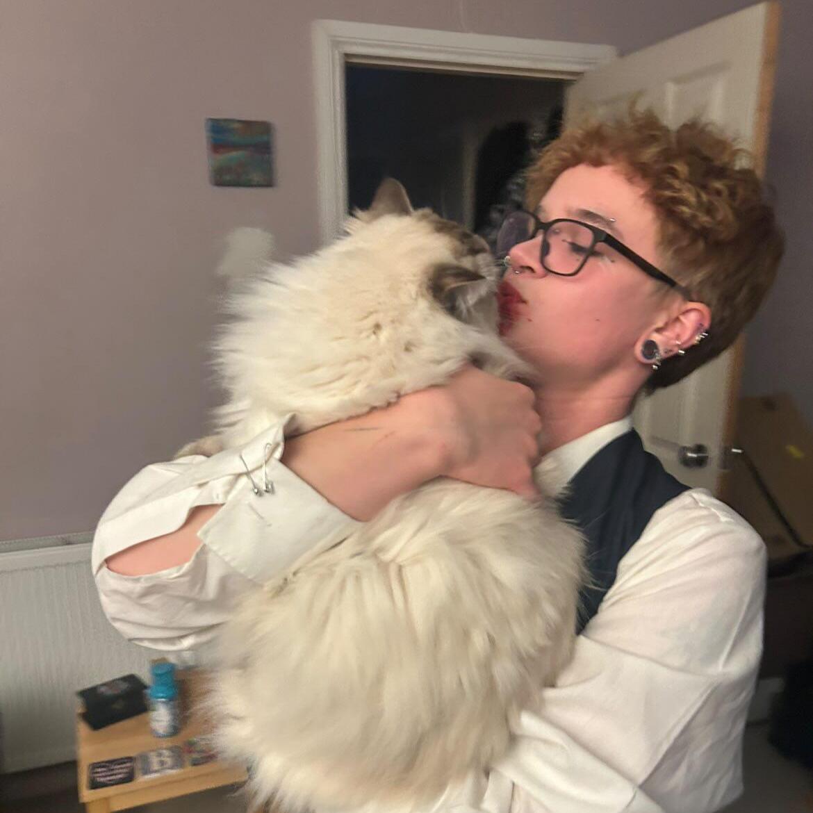 Experienced Pet Sitter in Wokingham - Affordable Daily Rates of £15! Loving Care for Your Furry Friends!