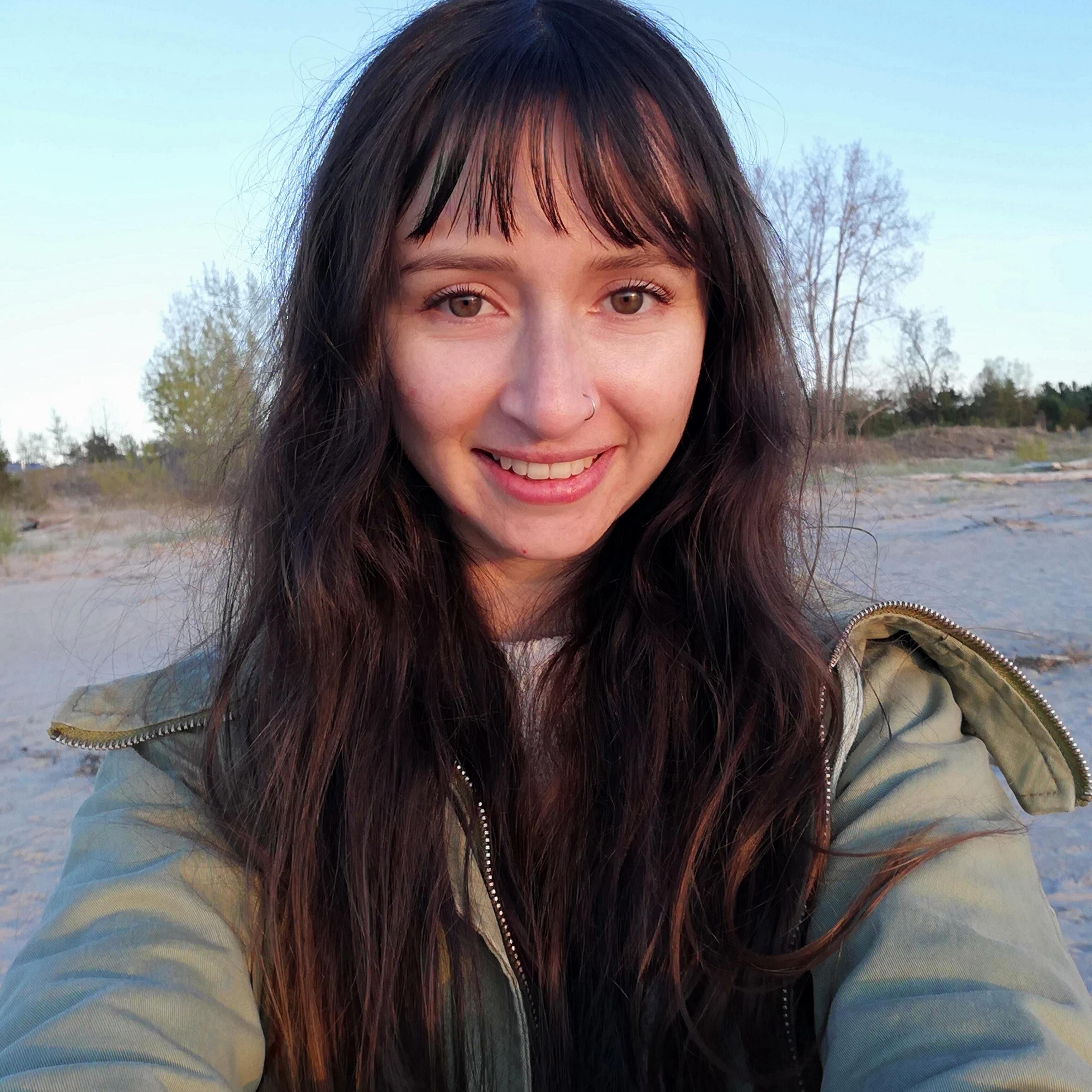 Hi there! My name is Stephanie, I’m a pet lover, I got experience with 😺 and 🐶 and I’m willing to adjust to your schedules.