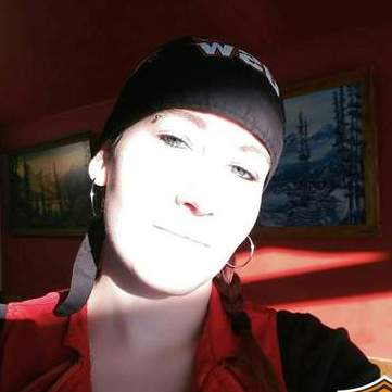 22yrs old grew up with dogs, love working with them. most experienced in raising pitbull's. I hope to here from you soon